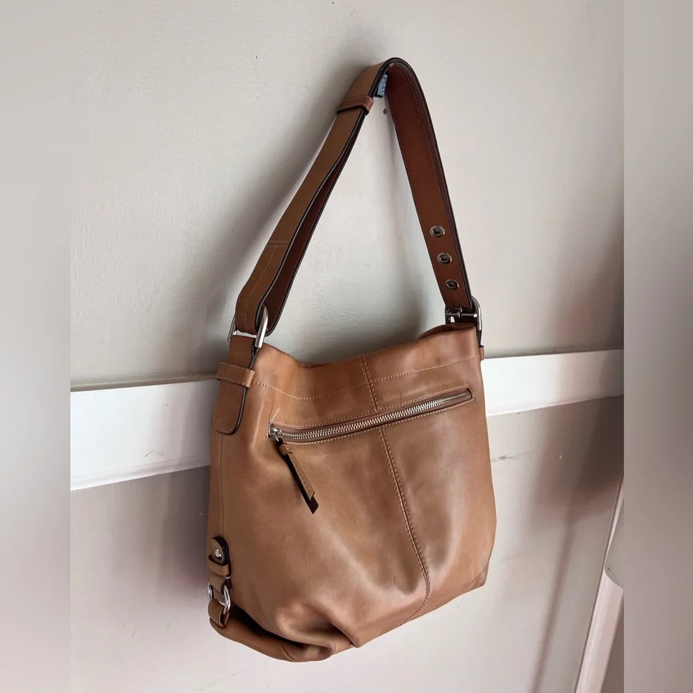 Coach Leather Shoulder Bag Brown F15064 Zipper Closure Pleated Bottom